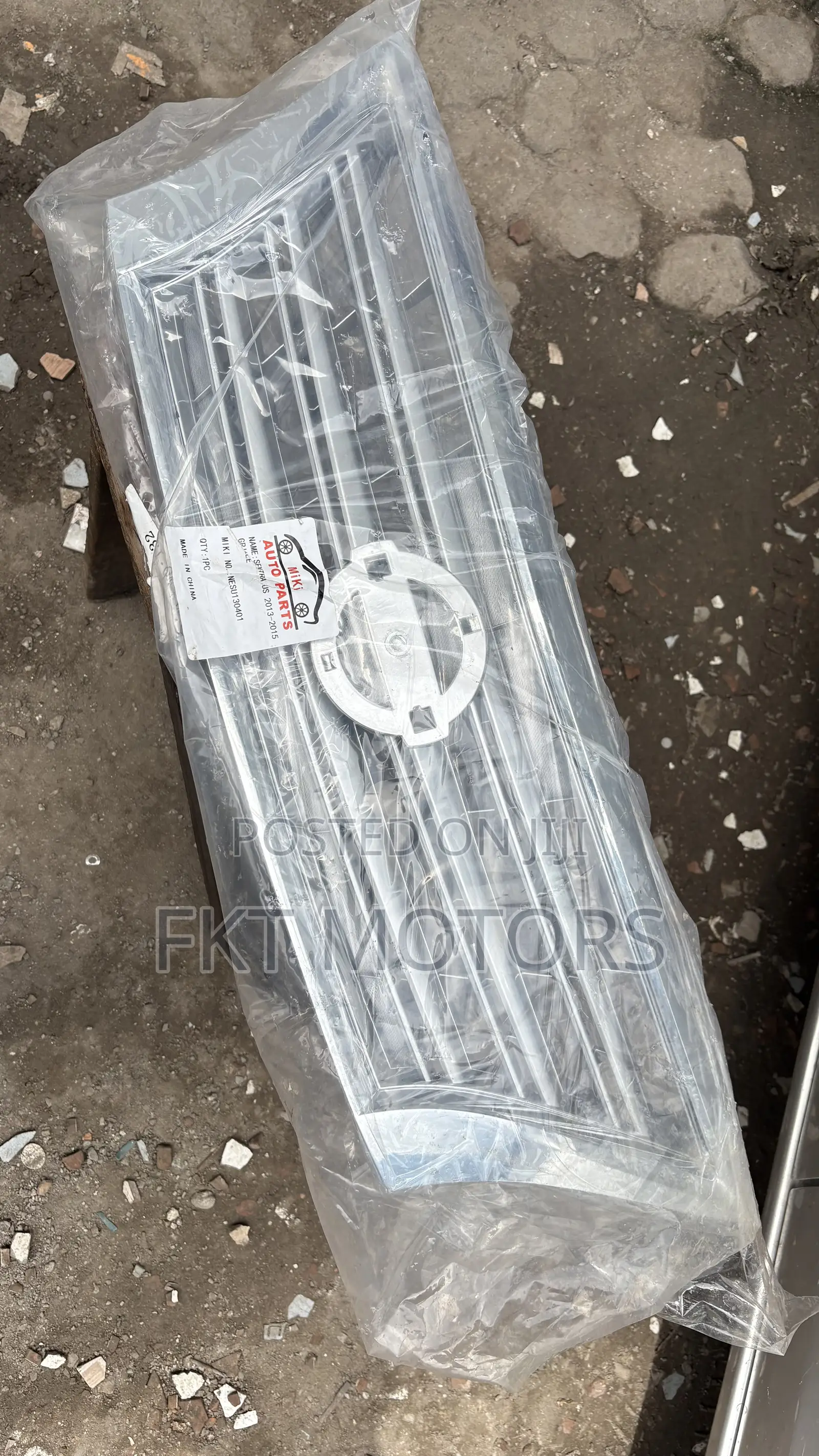 Nissan Versa Top Grilles 2013,2014,2015,2016