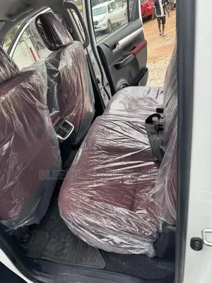 Toyota Hilux 2024 White