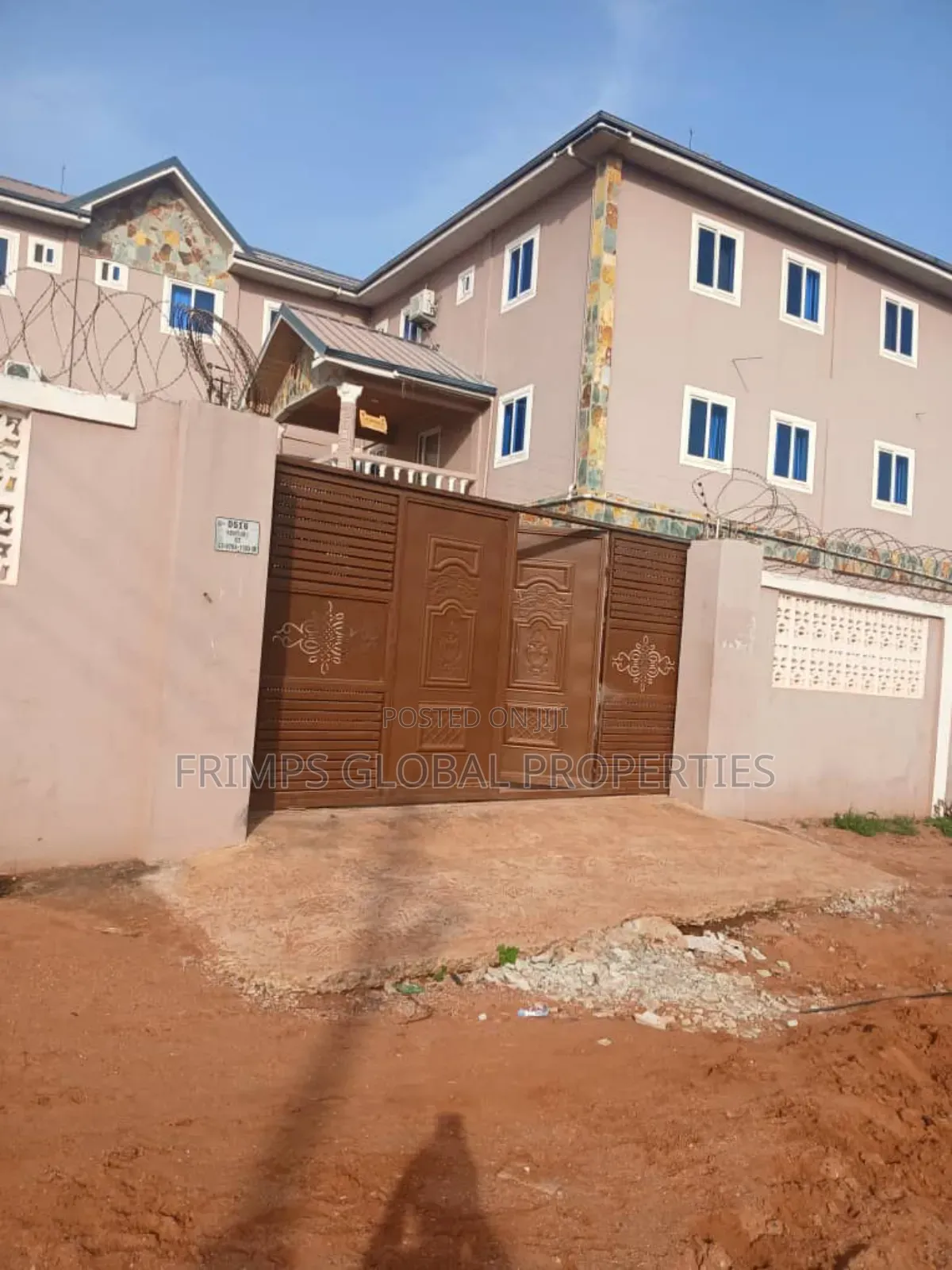 Furnished 20bdrm House in West Hills Mall Area for sale