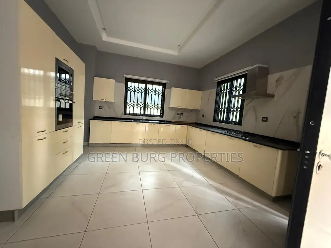 4bdrm House in Green, East Legon for rent