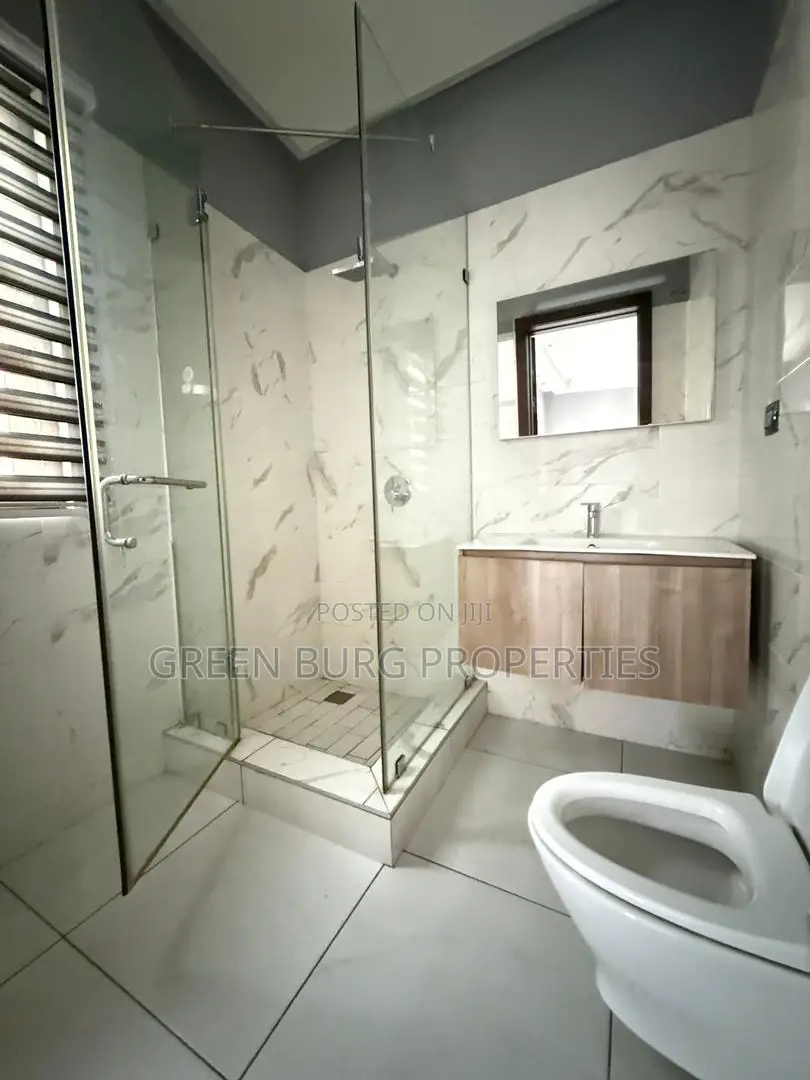 4bdrm House in Green, East Legon for rent