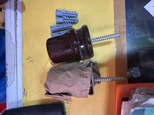 Wall Screw Insulator (Porcelain/ Spool / Reel Insulator)