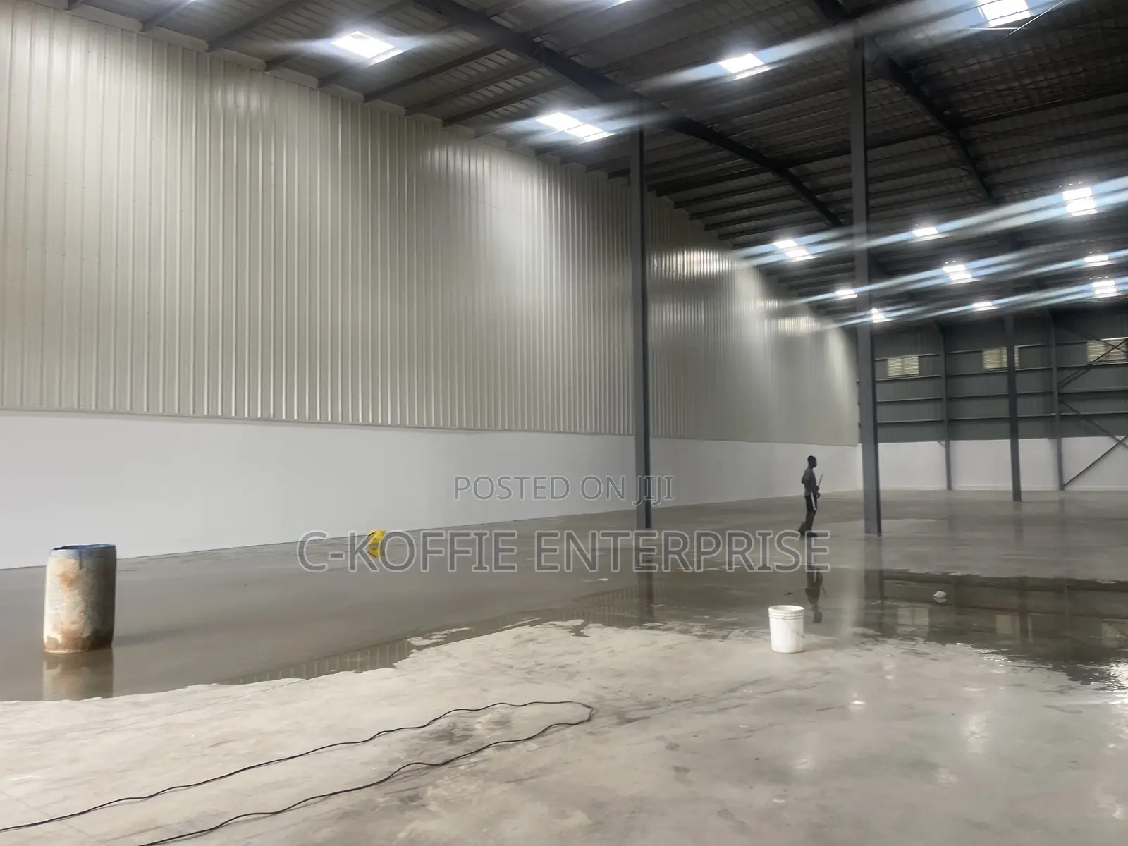 3,0062 SQM Warehouse at Tema Motoway for Rent