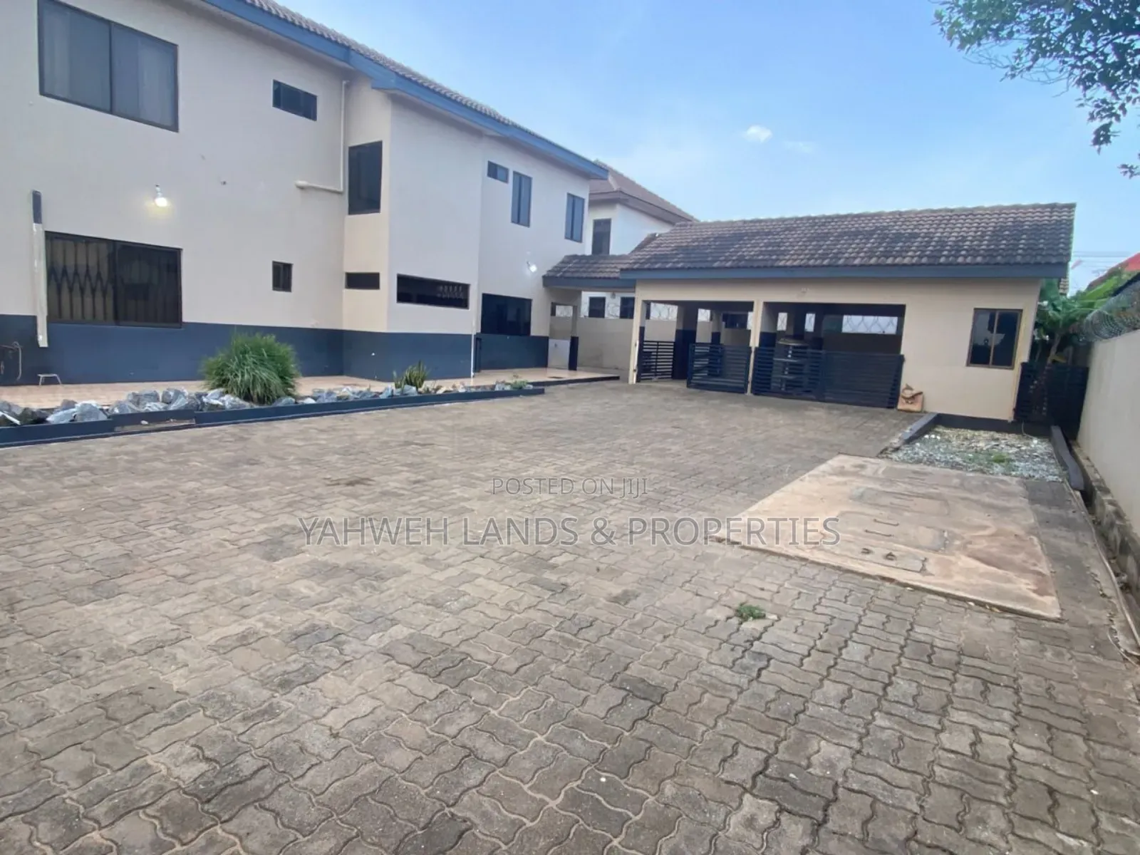 6bdrm House in Spintex for sale