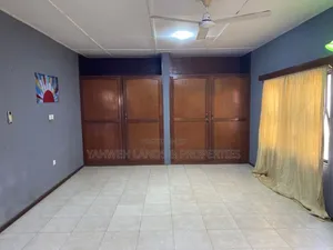 6bdrm House in Spintex for sale