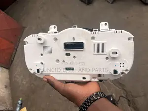 Toyota Rav4 2010 Meterboard ( Screws)