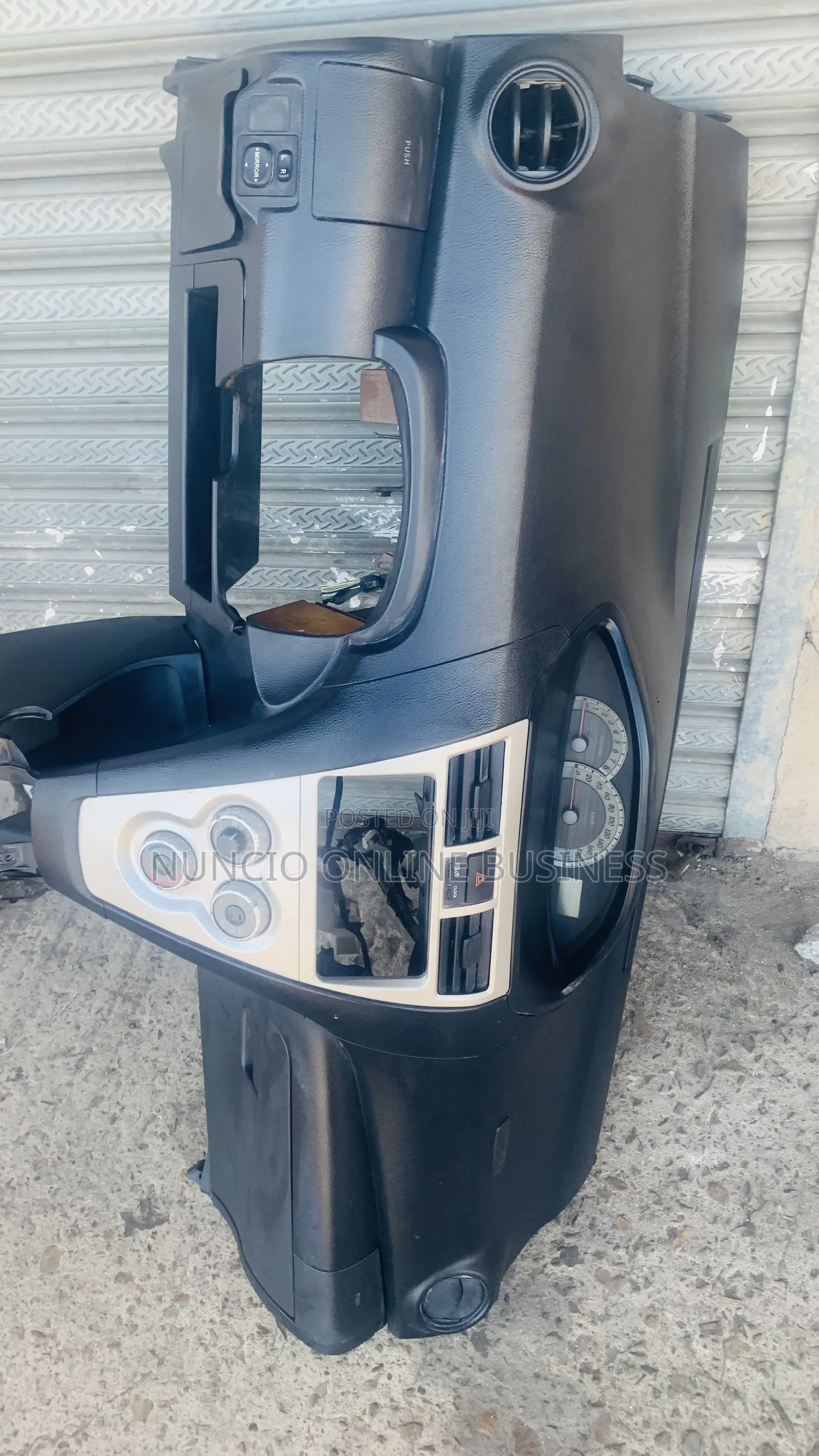 Toyota Yaris Belta 2010 Dashboard