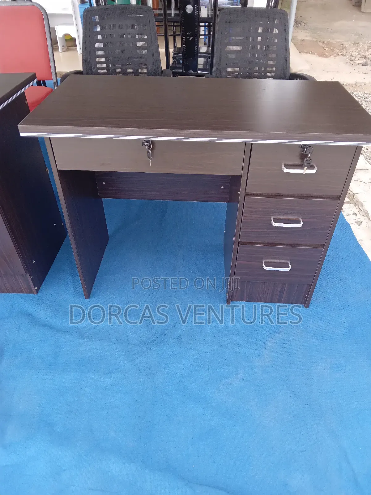 Setting Office Table