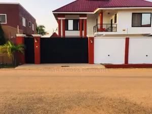 5bdrm House in Lakeside Estate for sale