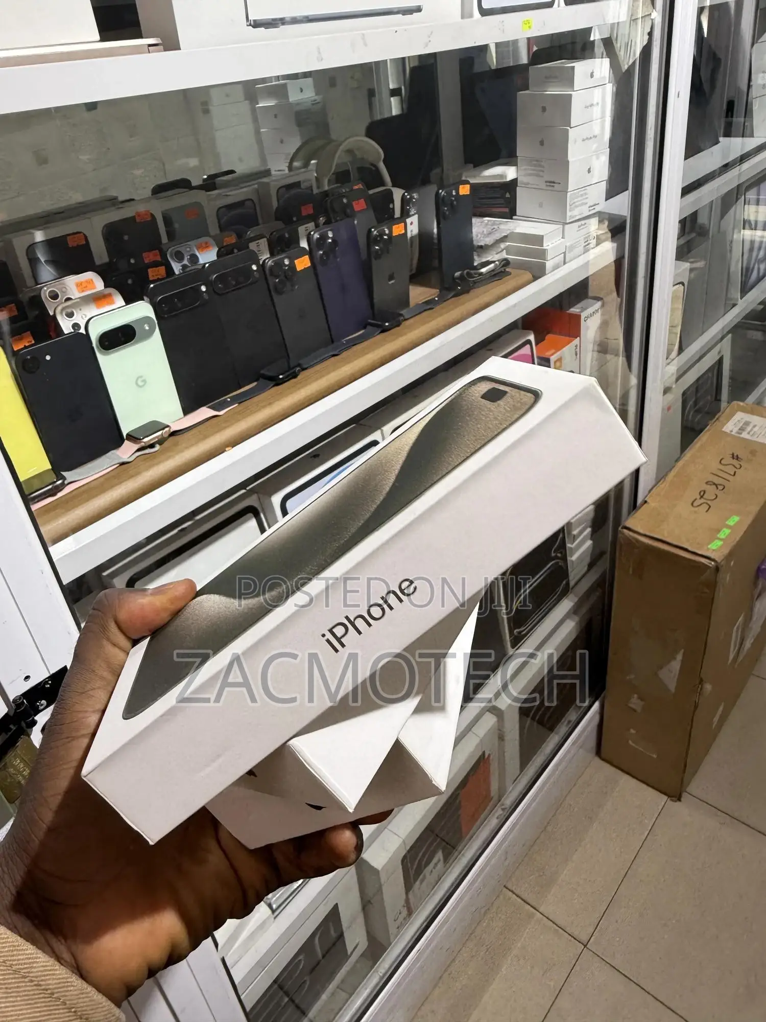New Apple iPhone 15 Pro Max 256 GB Silver