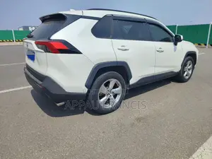 Toyota RAV4 Adventure AWD 2020 White