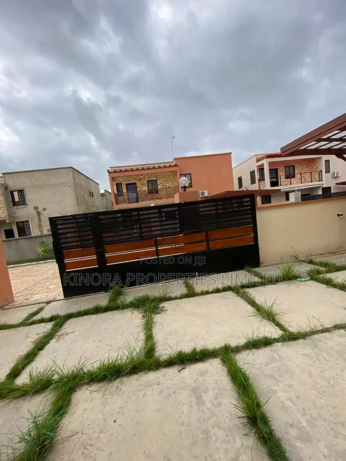 3bdrm Duplex in Achimota, The Mall for rent