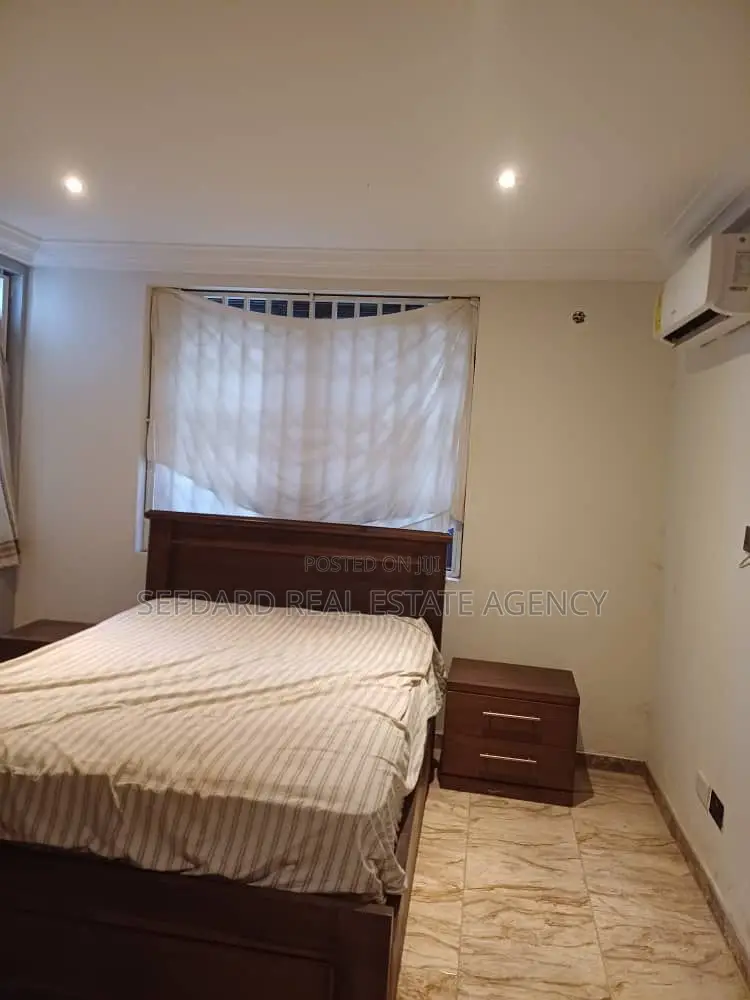 7bdrm House in Sefdard Properties, Achimota for sale