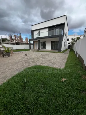5bdrm House in Adjiringanor, Ability for sale