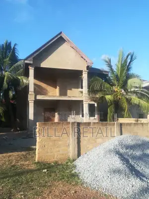 4bdrm House in West Hills Mall Area for sale