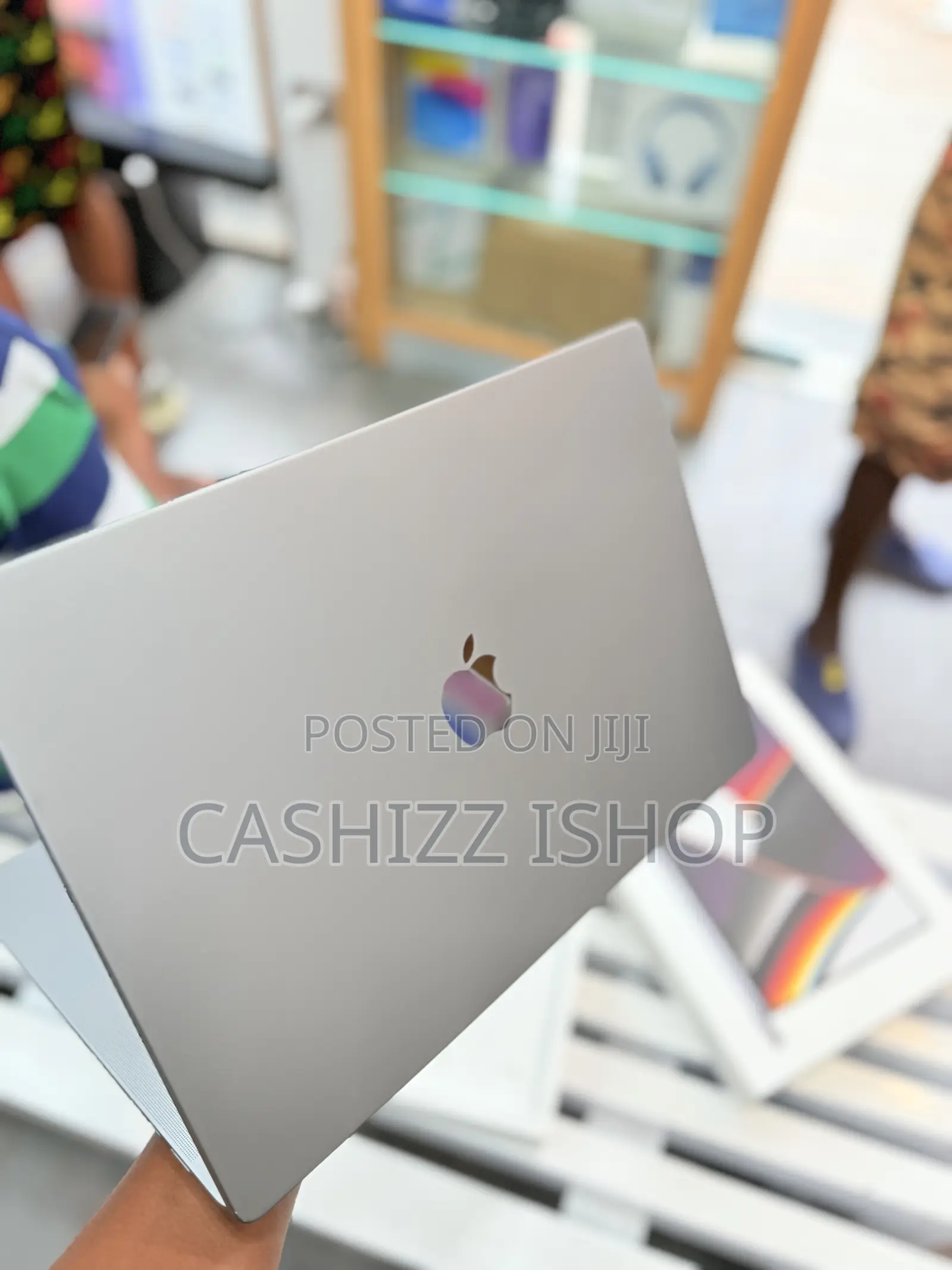 Laptop Apple MacBook Pro 2021 M1 16GB Apple M1 Pro SSD 512GB