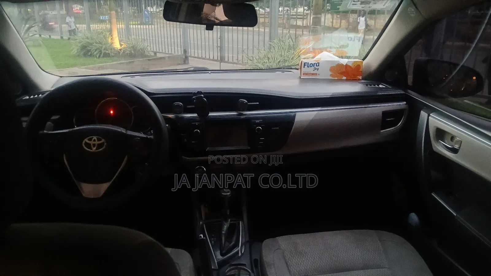 Toyota Corolla L 4dr Sedan (1.8L 4cyl 4A) 2014 Gray