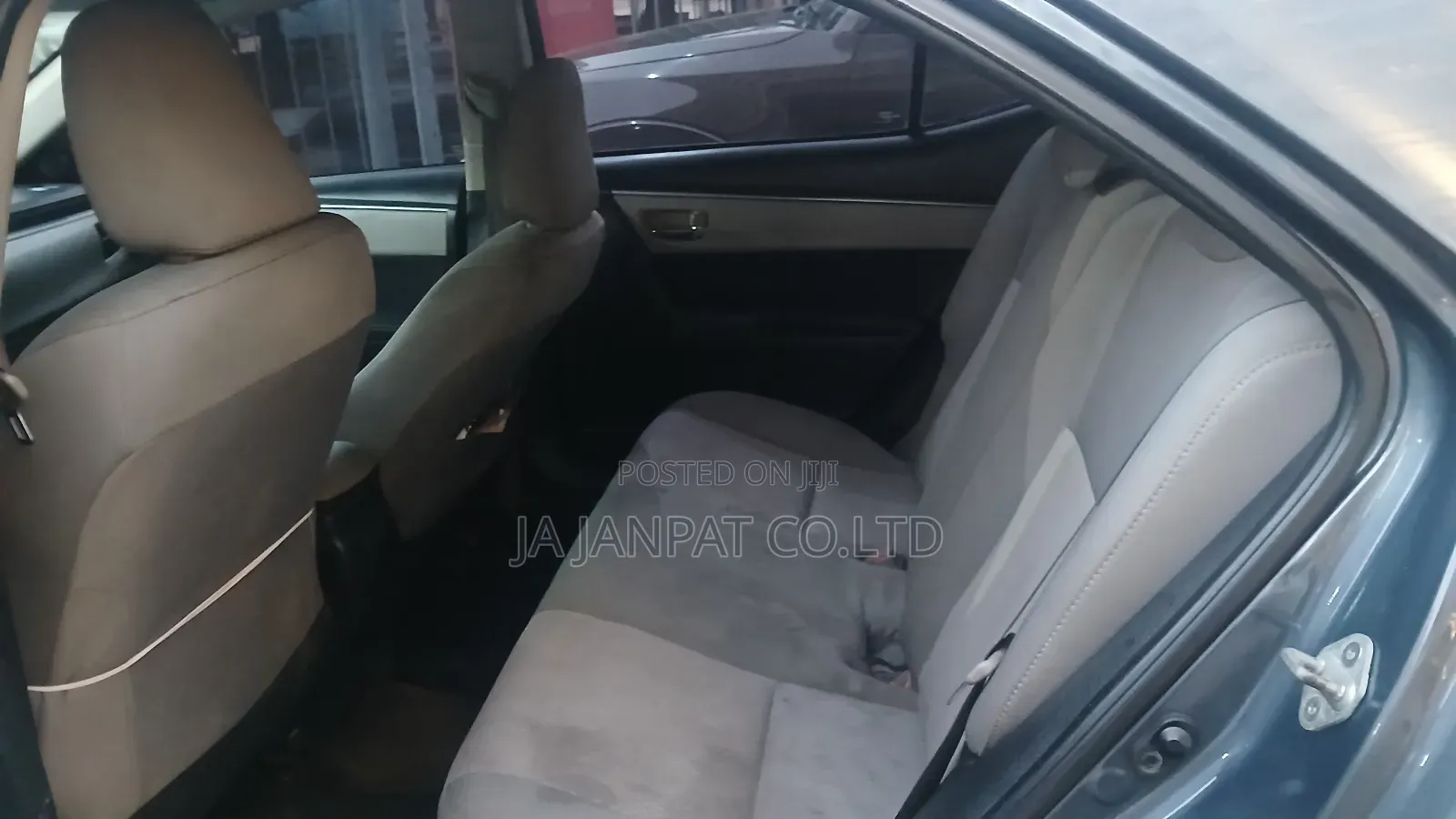 Toyota Corolla L 4dr Sedan (1.8L 4cyl 4A) 2014 Gray