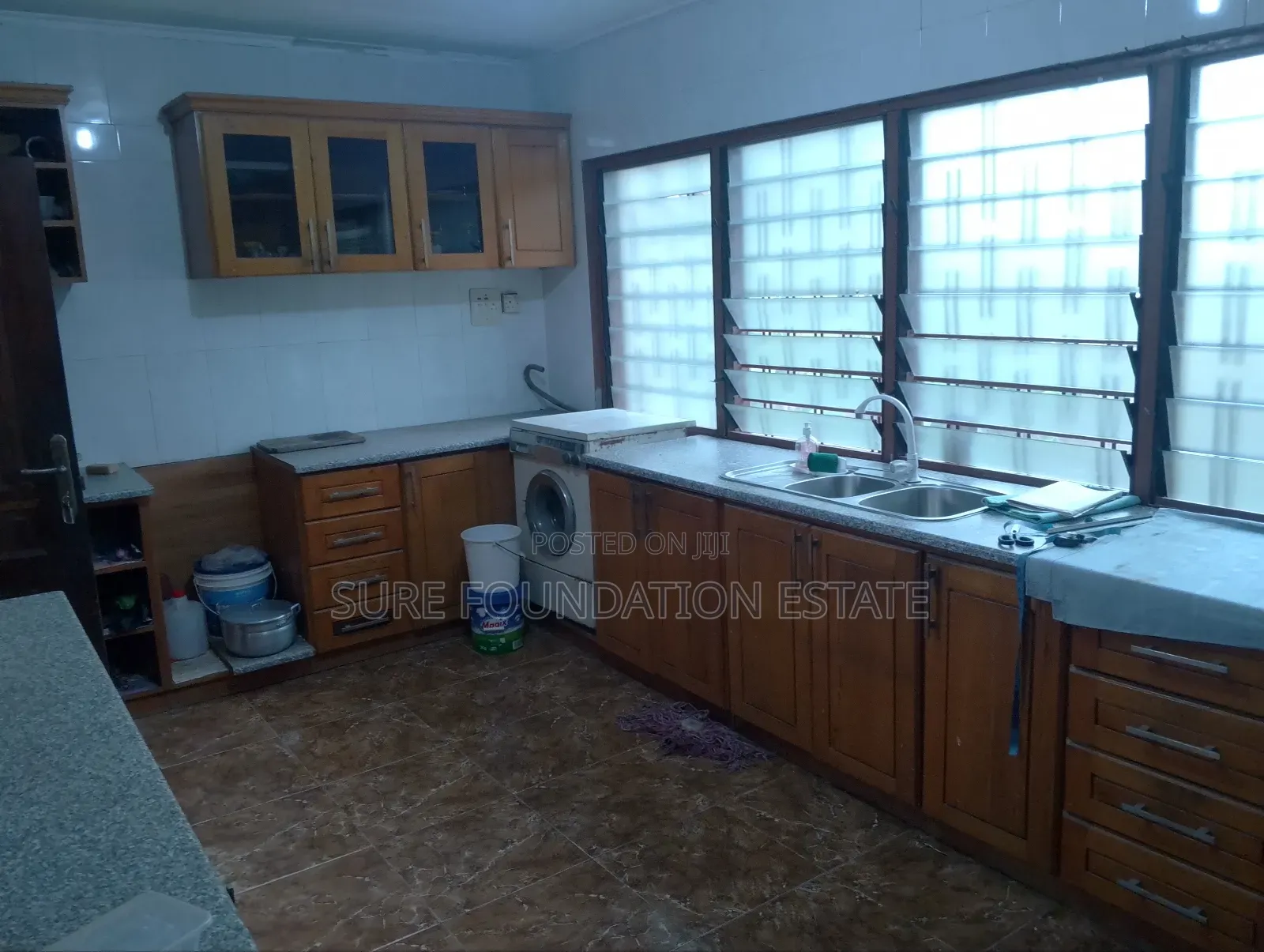 5bdrm House in Dansoman for sale