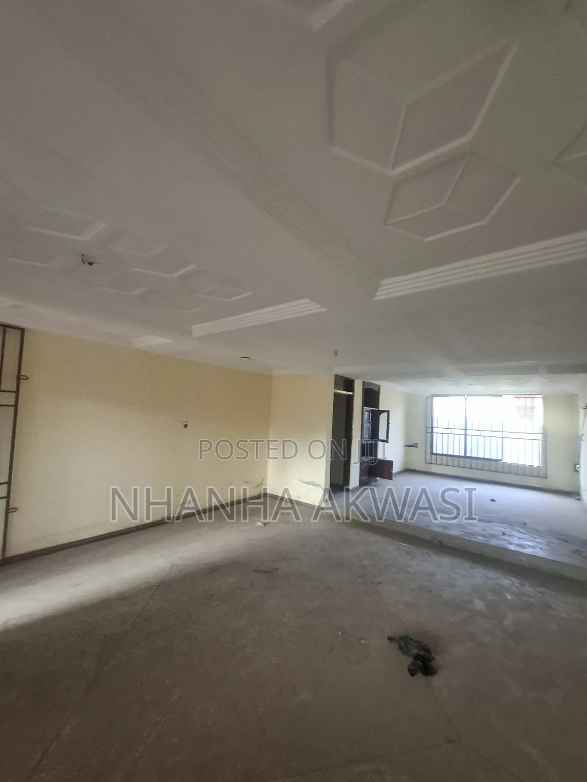 6bdrm House in Community 11, Tema Metropolitan for rent
