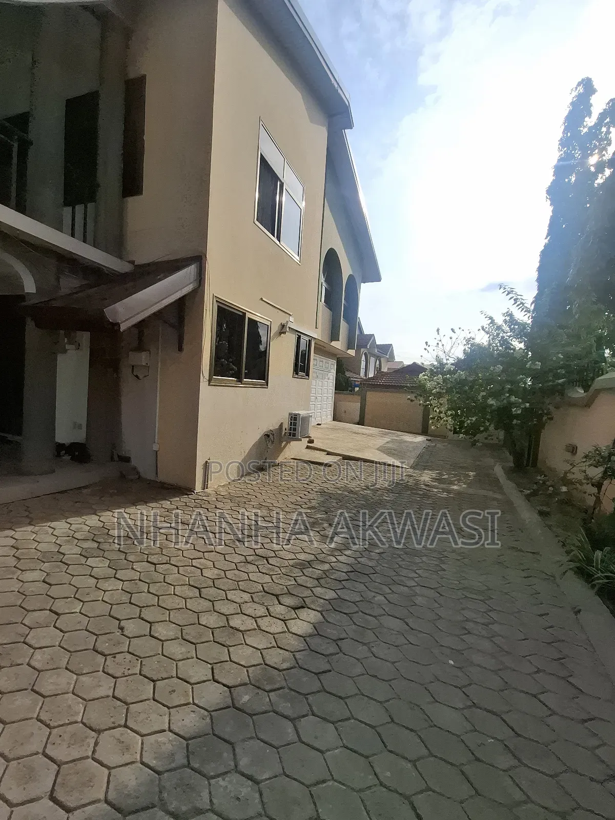 6bdrm House in Community 6, Tema Metropolitan for rent