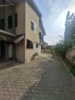 6bdrm House in Community 6, Tema Metropolitan for rent