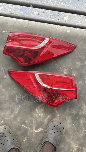 Hyundai Santa Fe Taillight 2011,2012,2013,2014,2015,2016