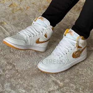 Air Jordan R1 Metallic Gold