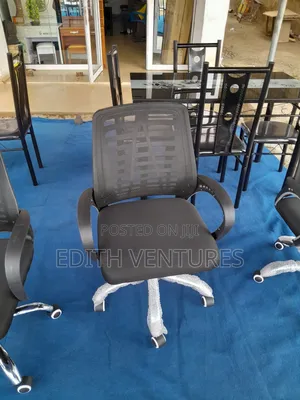 Cizo Office Swivel Chair