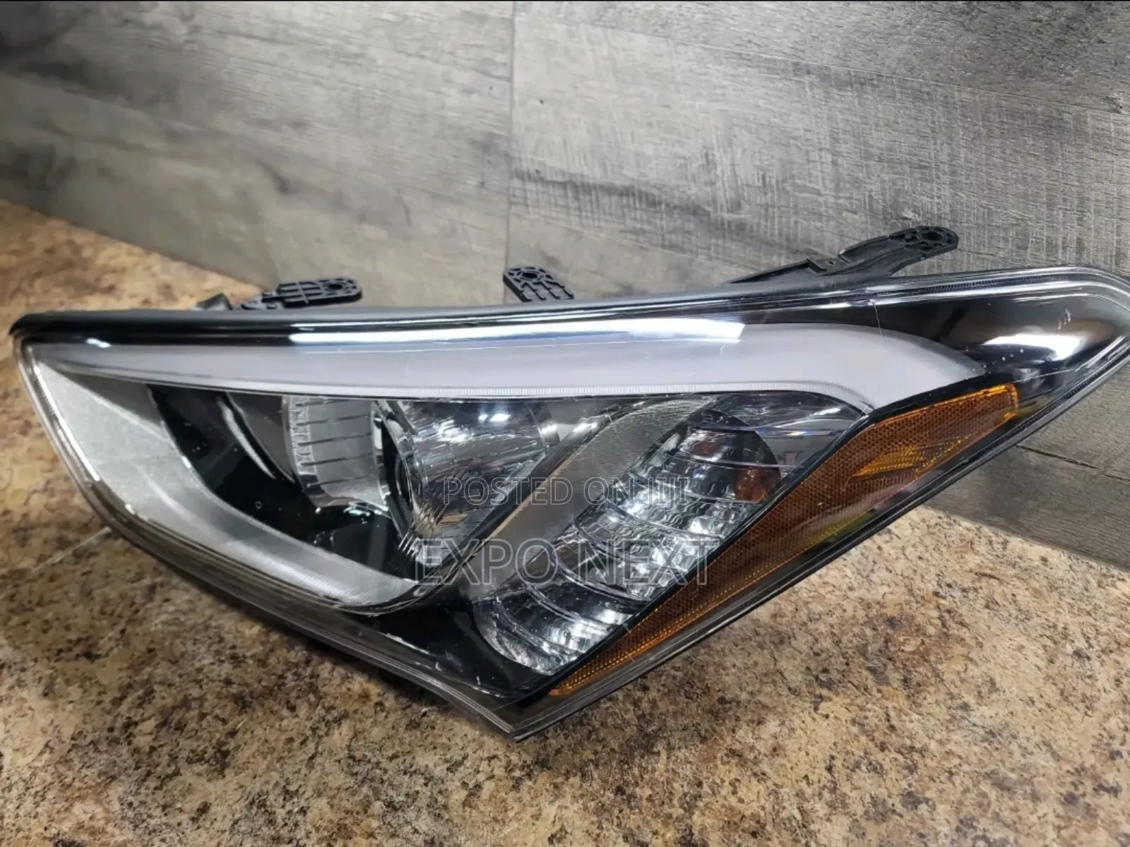 2013-2016 Hyundai Santa Fe Right Headlight