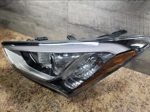 2013-2016 Hyundai Santa Fe Right Headlight