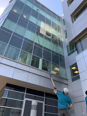 Glass Building Cleaning