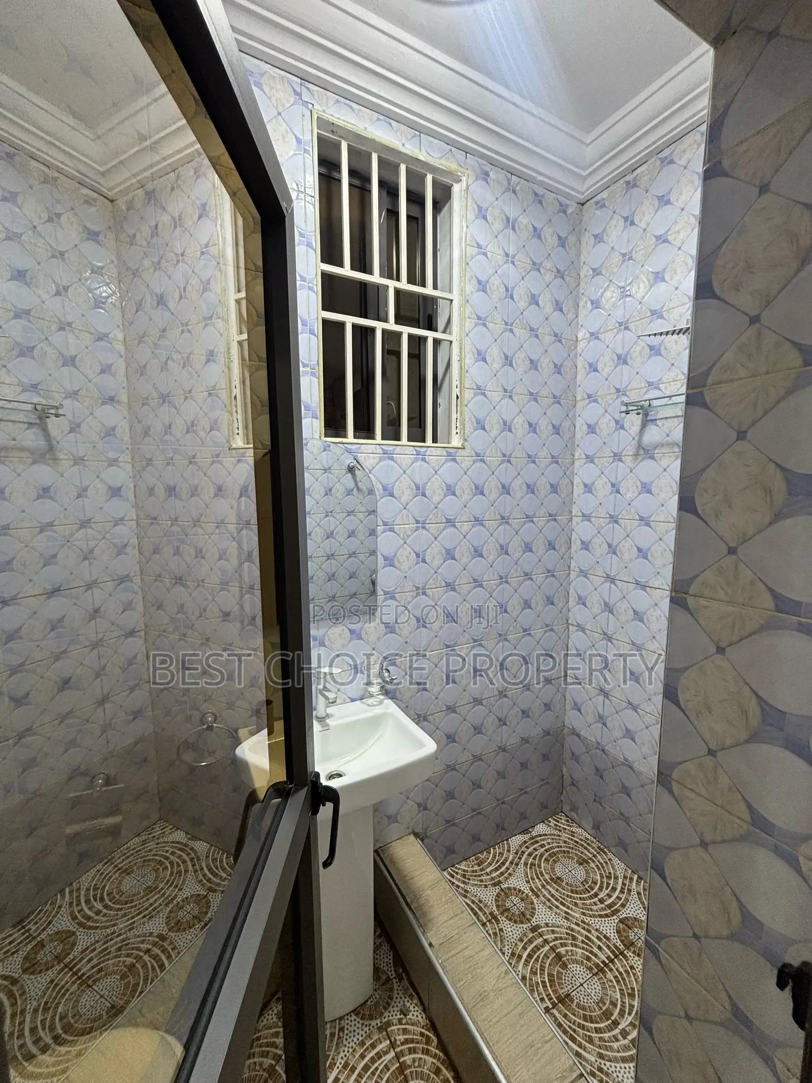 1bdrm Apartment in Adenta Frahfraha for rent