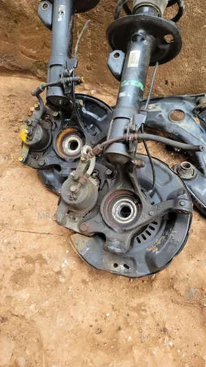 Toyota Vitz, Yaris, Belta Front Hub