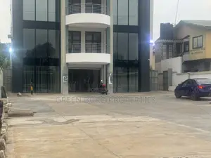 13bdrm Apartment in Green, East Legon for rent