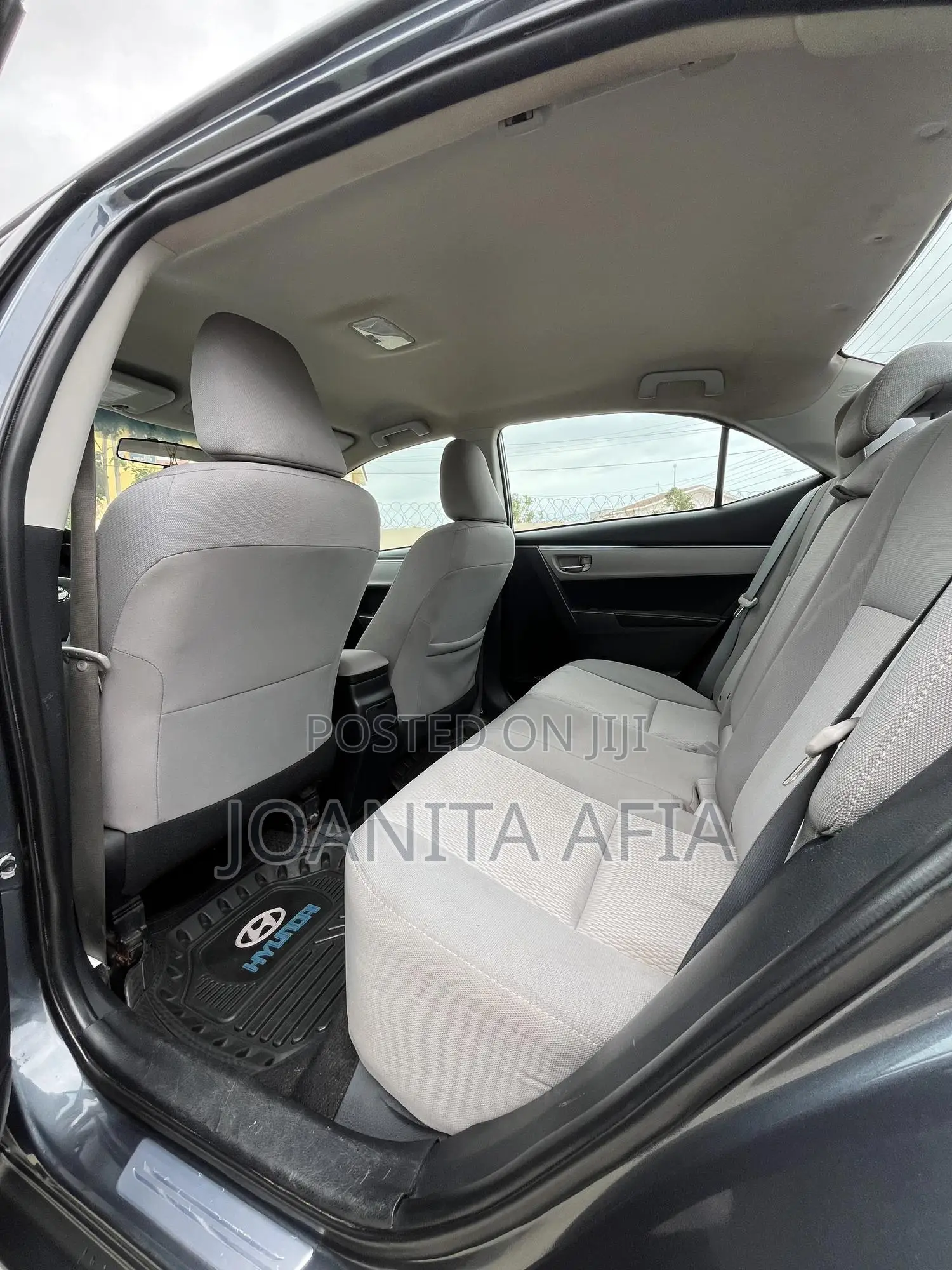 Toyota Corolla LE 4dr Sedan (1.8L 4cyl CVT) 2014 Gray