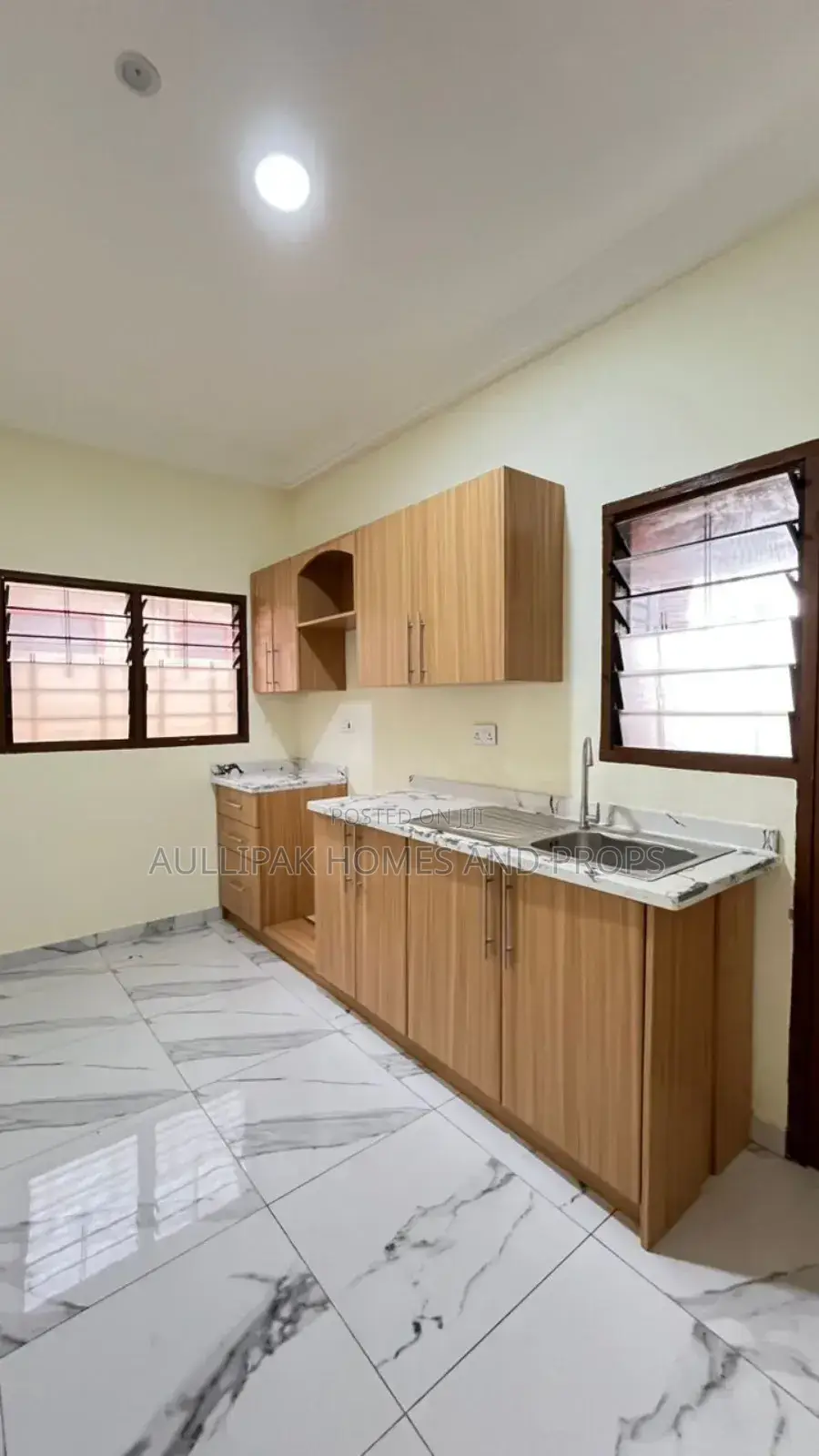 1bdrm Apartment in Lakeside for rent