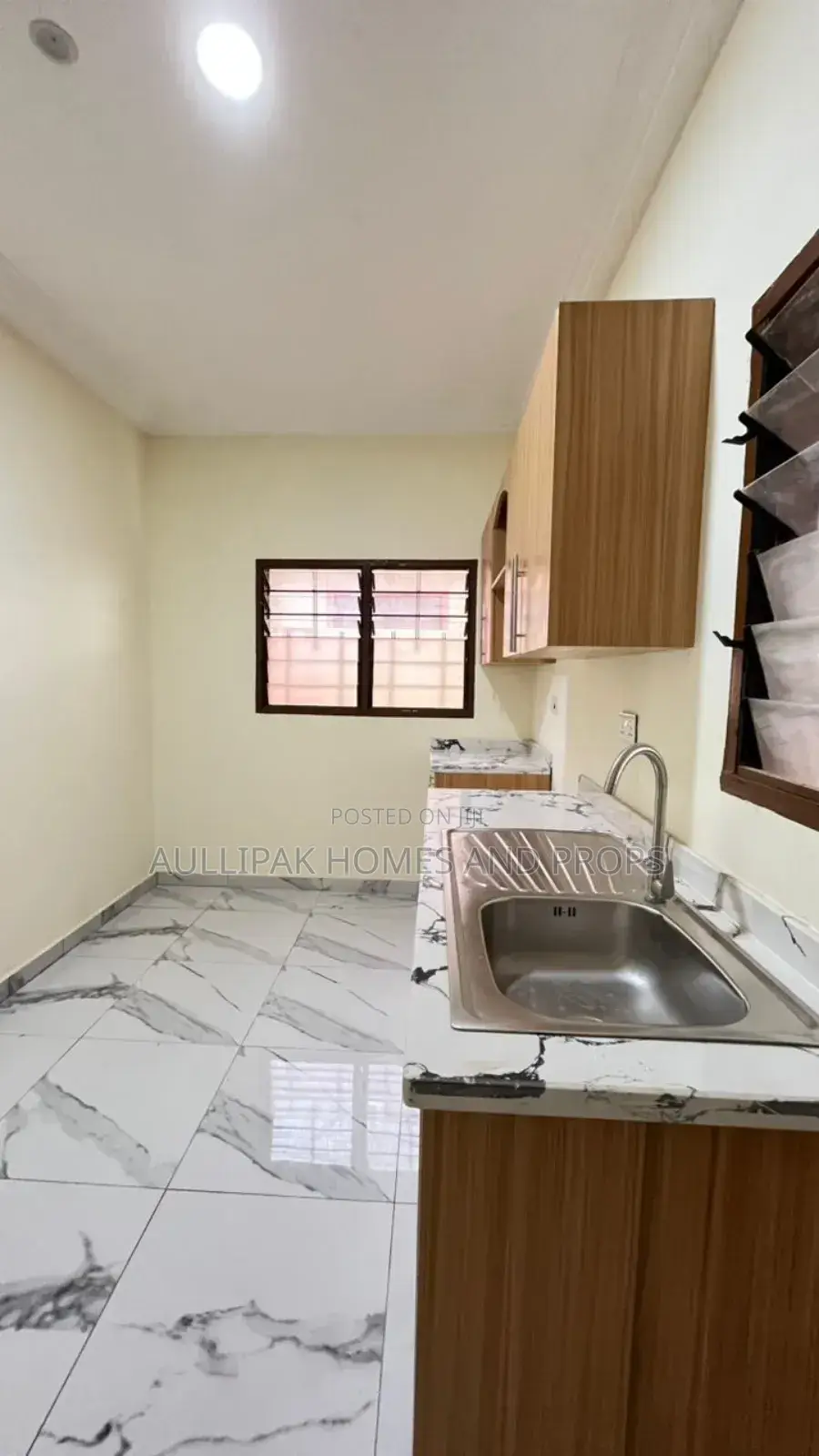 1bdrm Apartment in Lakeside for rent