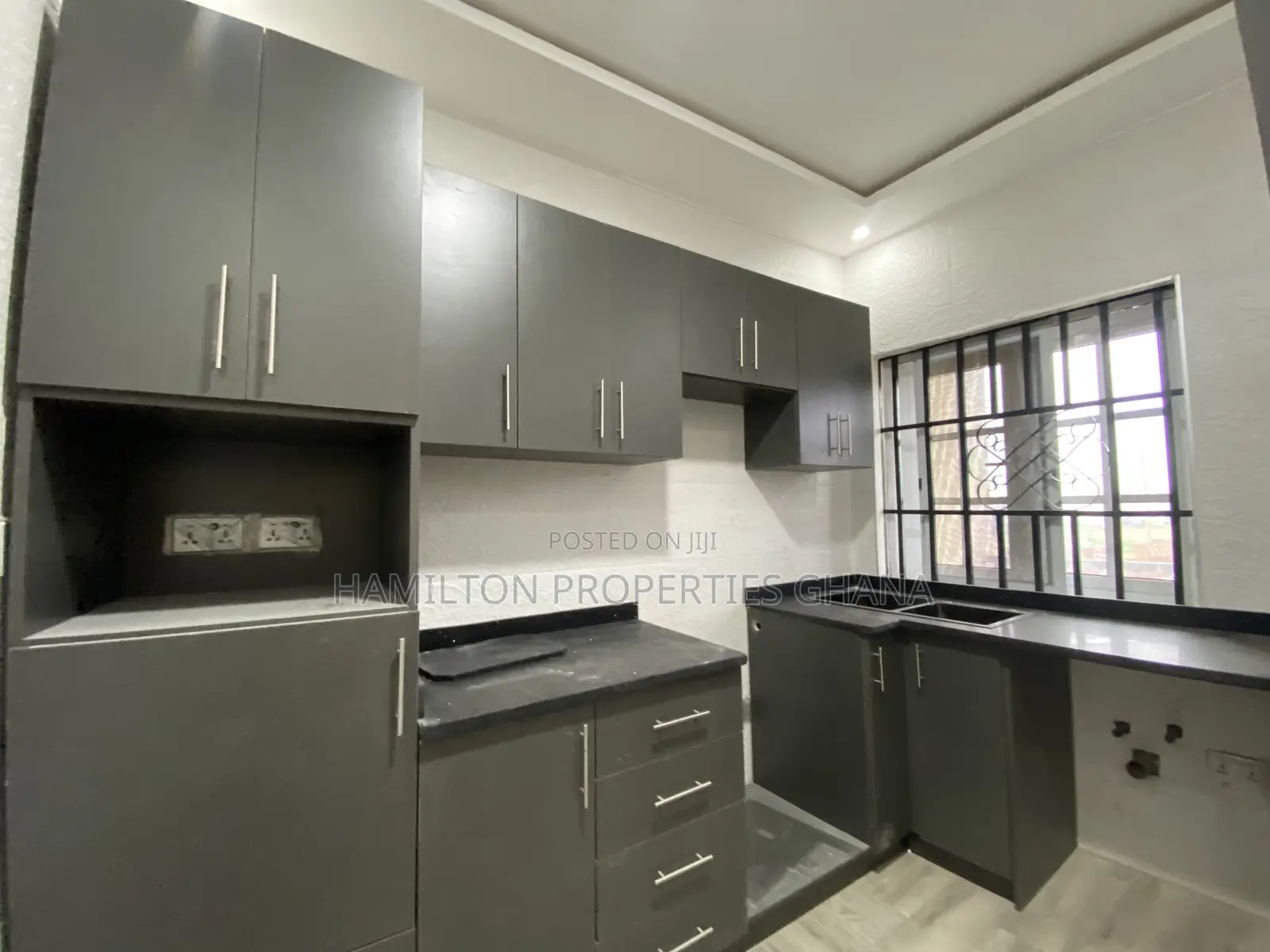 2bdrm Apartment in American House, East Legon for rent