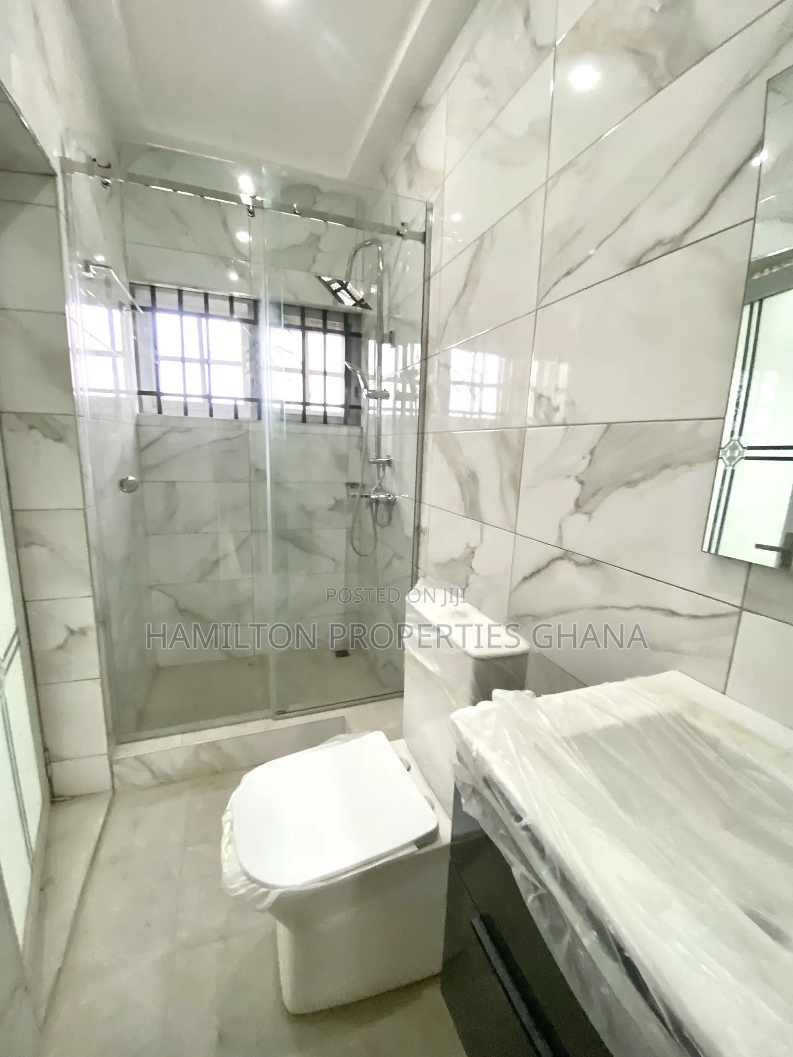 2bdrm Apartment in American House, East Legon for rent