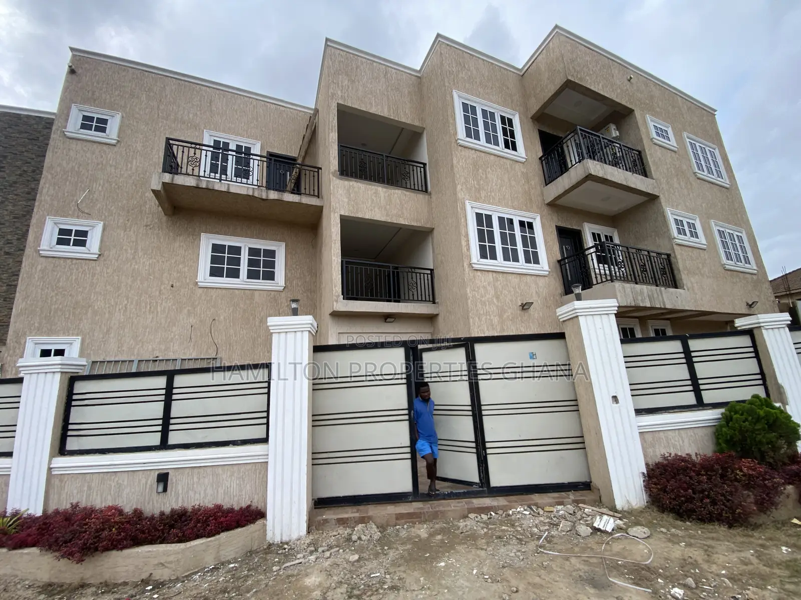 1bdrm Apartment in American House, East Legon for rent