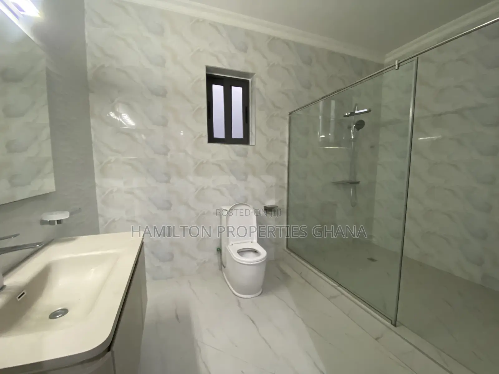 4bdrm Mansion in East Legon Lagos for rent
