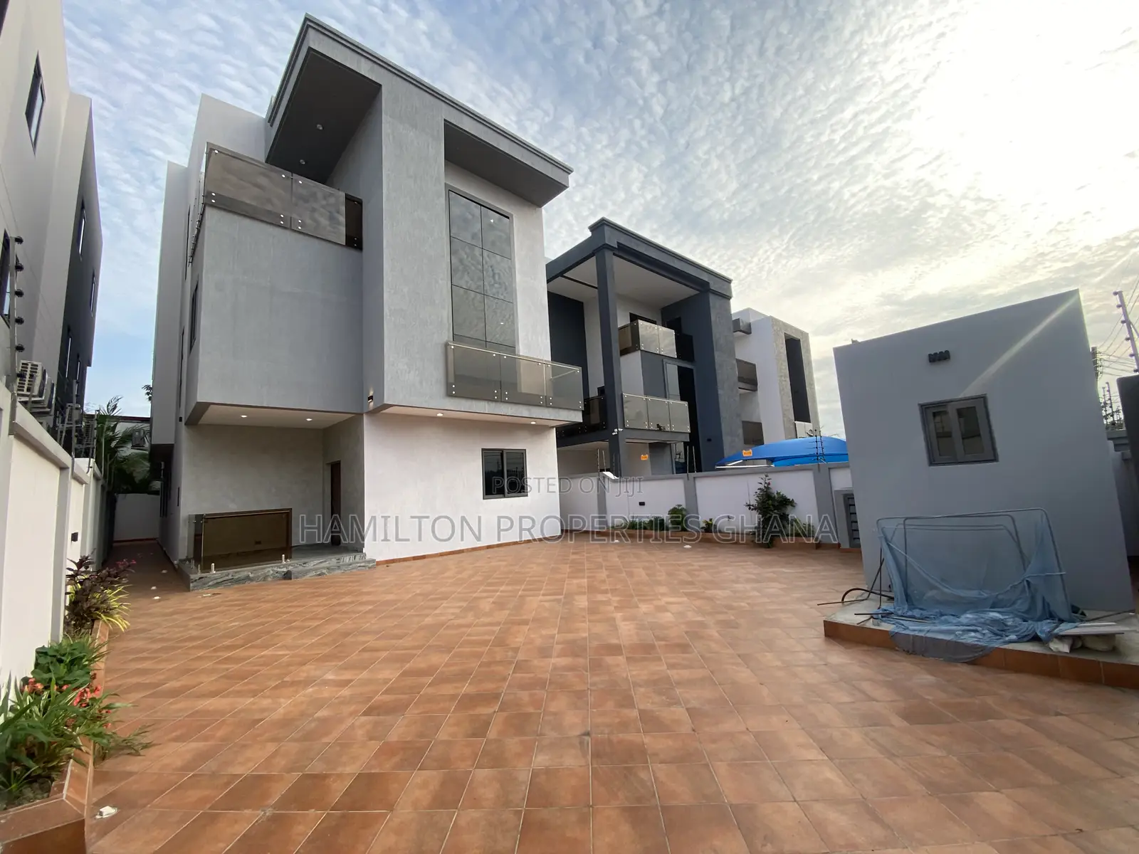 4bdrm Mansion in East Legon Lagos for rent