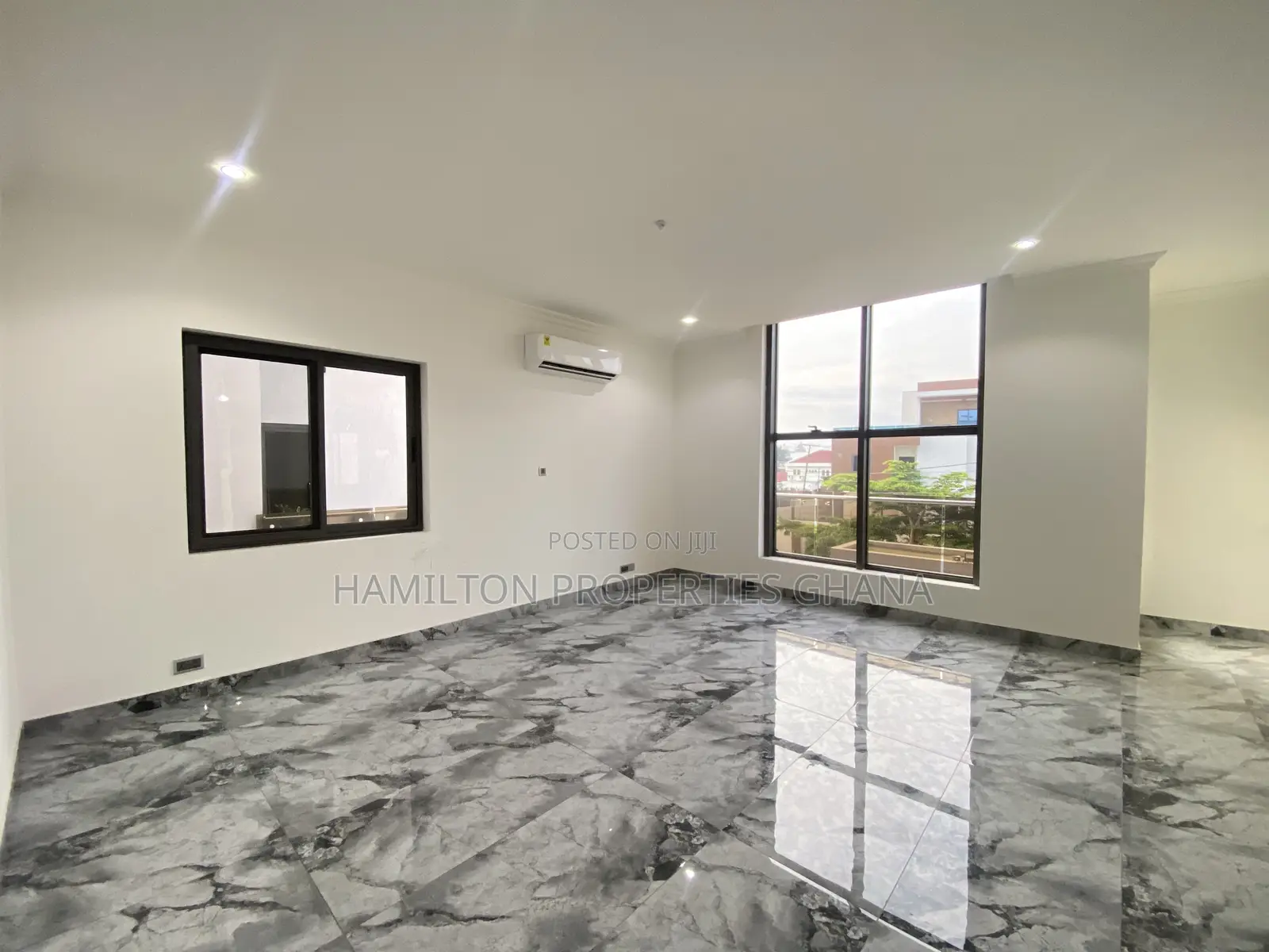 4bdrm Mansion in East Legon Lagos for rent