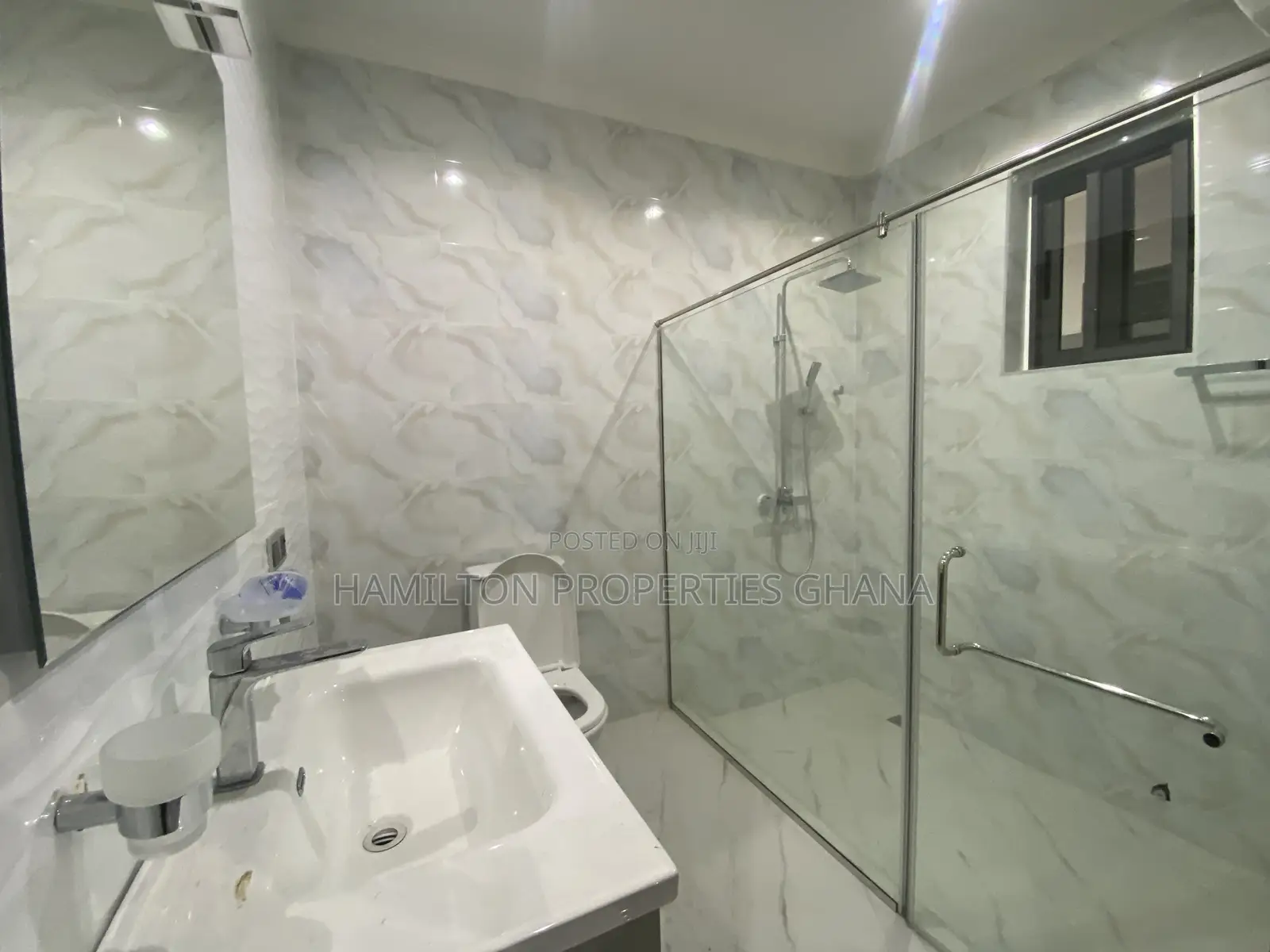 4bdrm Mansion in East Legon Lagos for rent