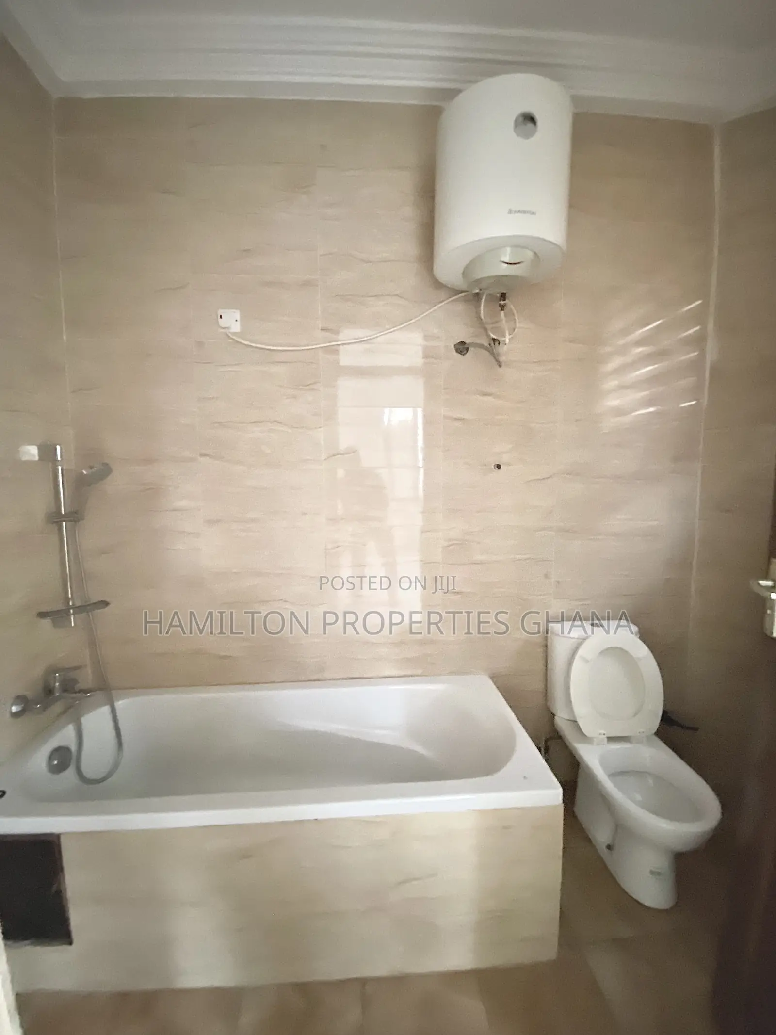 3bdrm Apartment in American House, East Legon for rent