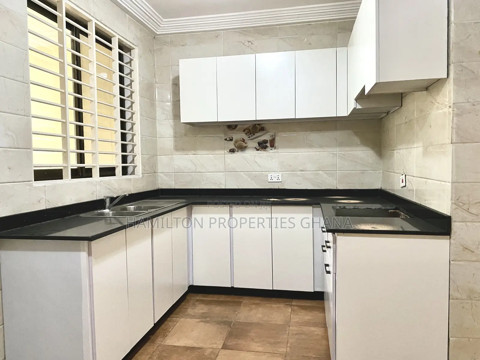3bdrm Apartment in American House, East Legon for rent