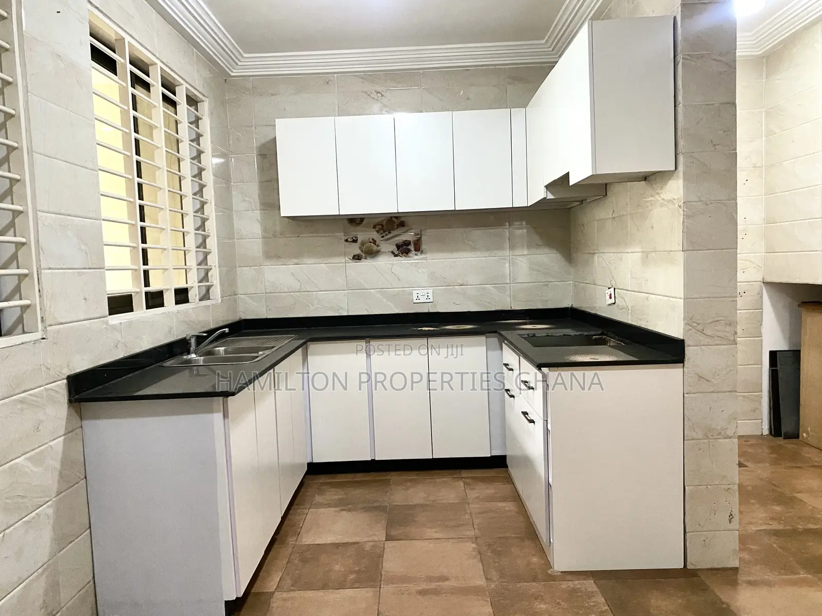 3bdrm Apartment in American House, East Legon for rent