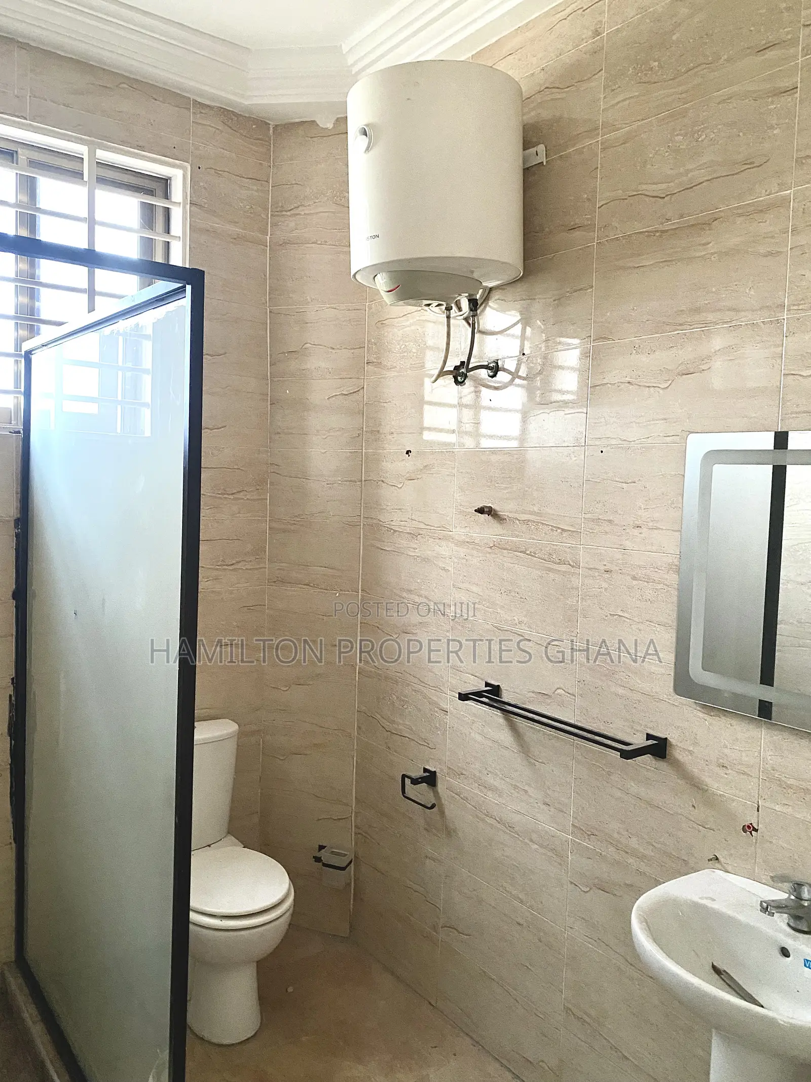 3bdrm Apartment in American House, East Legon for rent