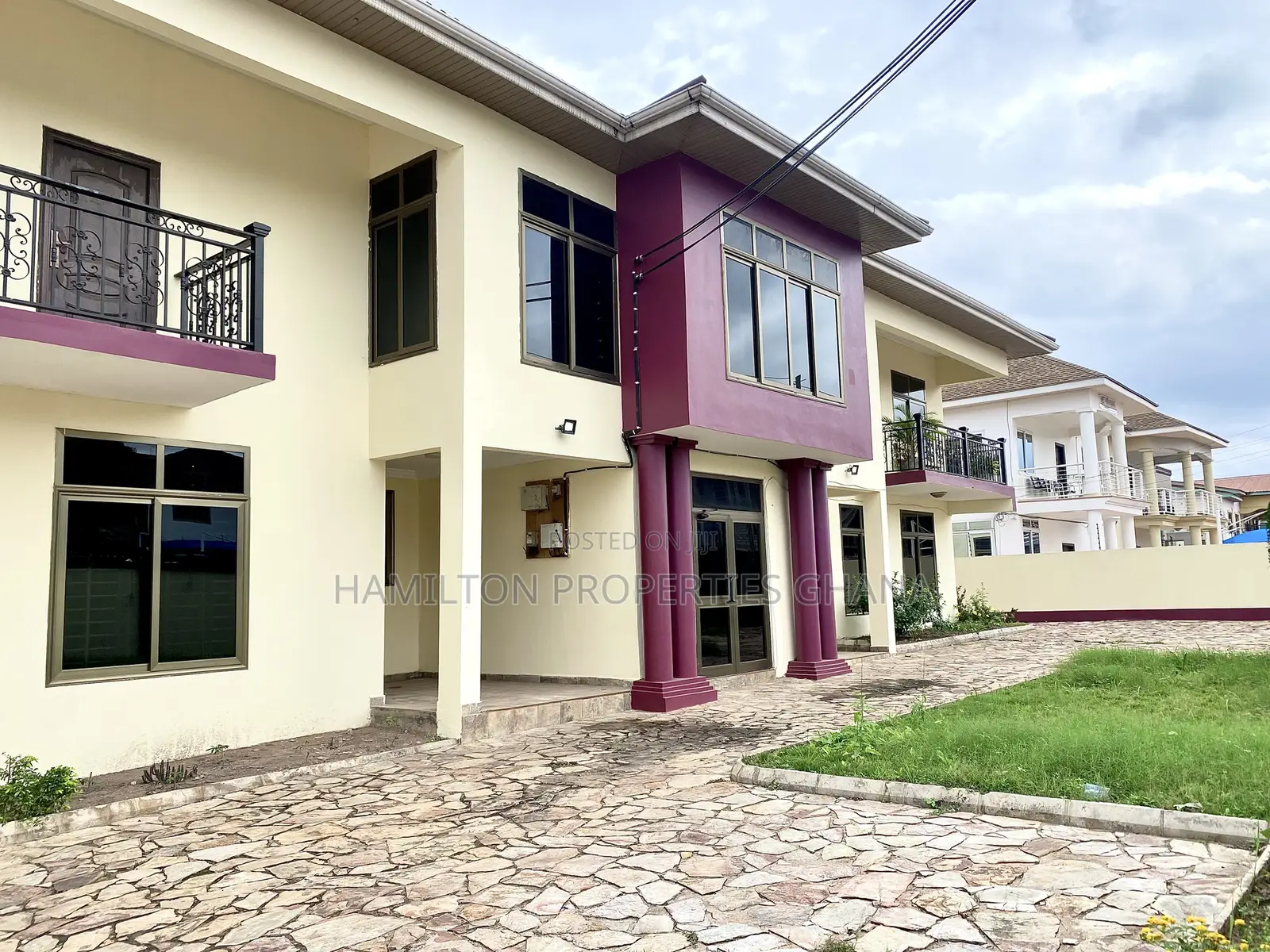 3bdrm Apartment in American House, East Legon for rent